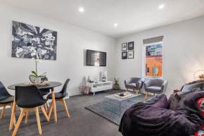 Inner-city 2 Bedroom Apartment With Free Parking
